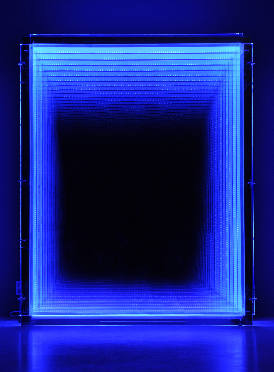 Imagine deep. Мэппинг неон. Infinity Mirror. Dark Room Blue Window. Deep Blue lines.